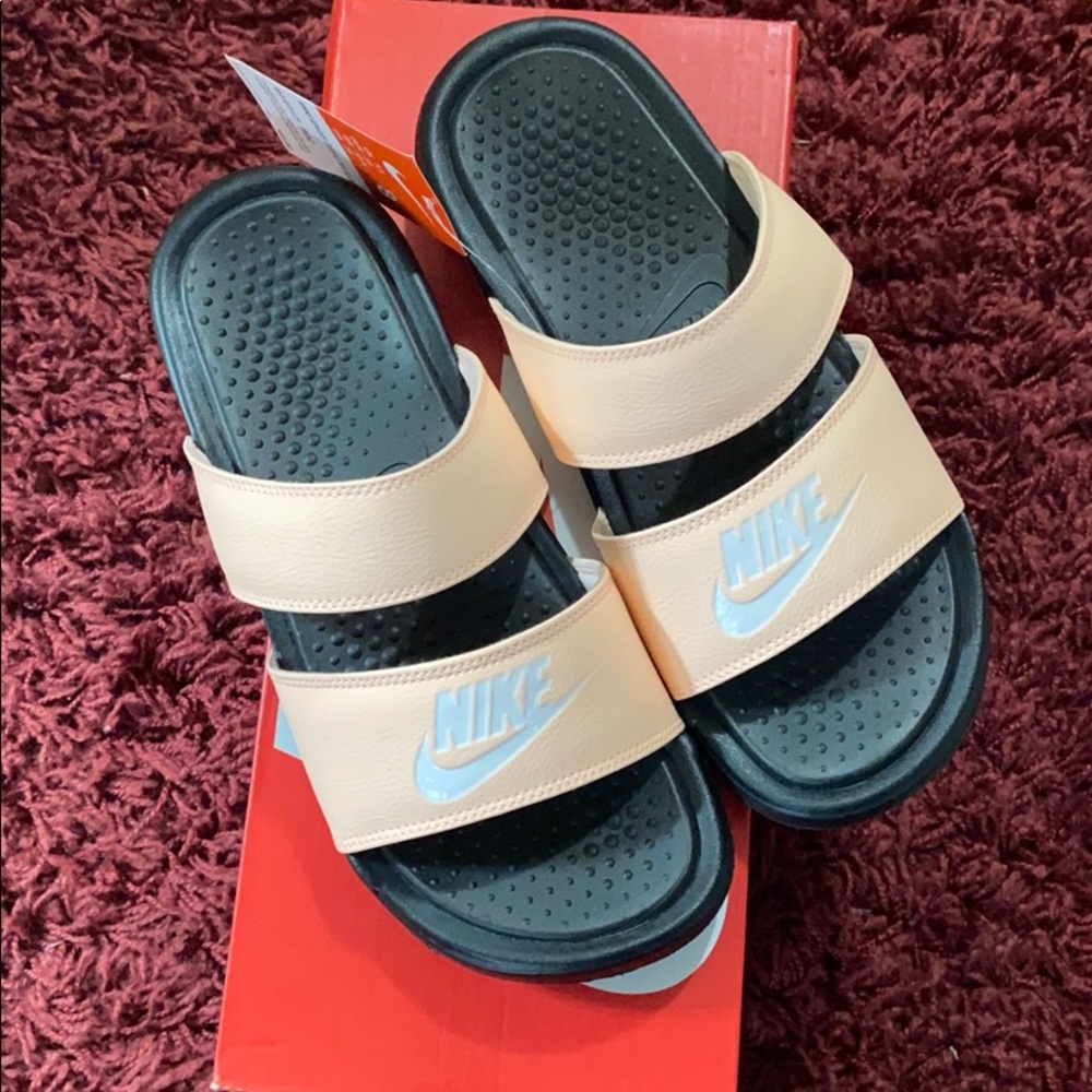 Women’s Benassi Duo Ultra Slide Size 8